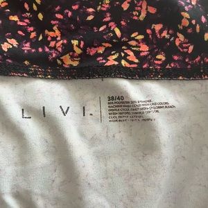 Women’s Livi Capris